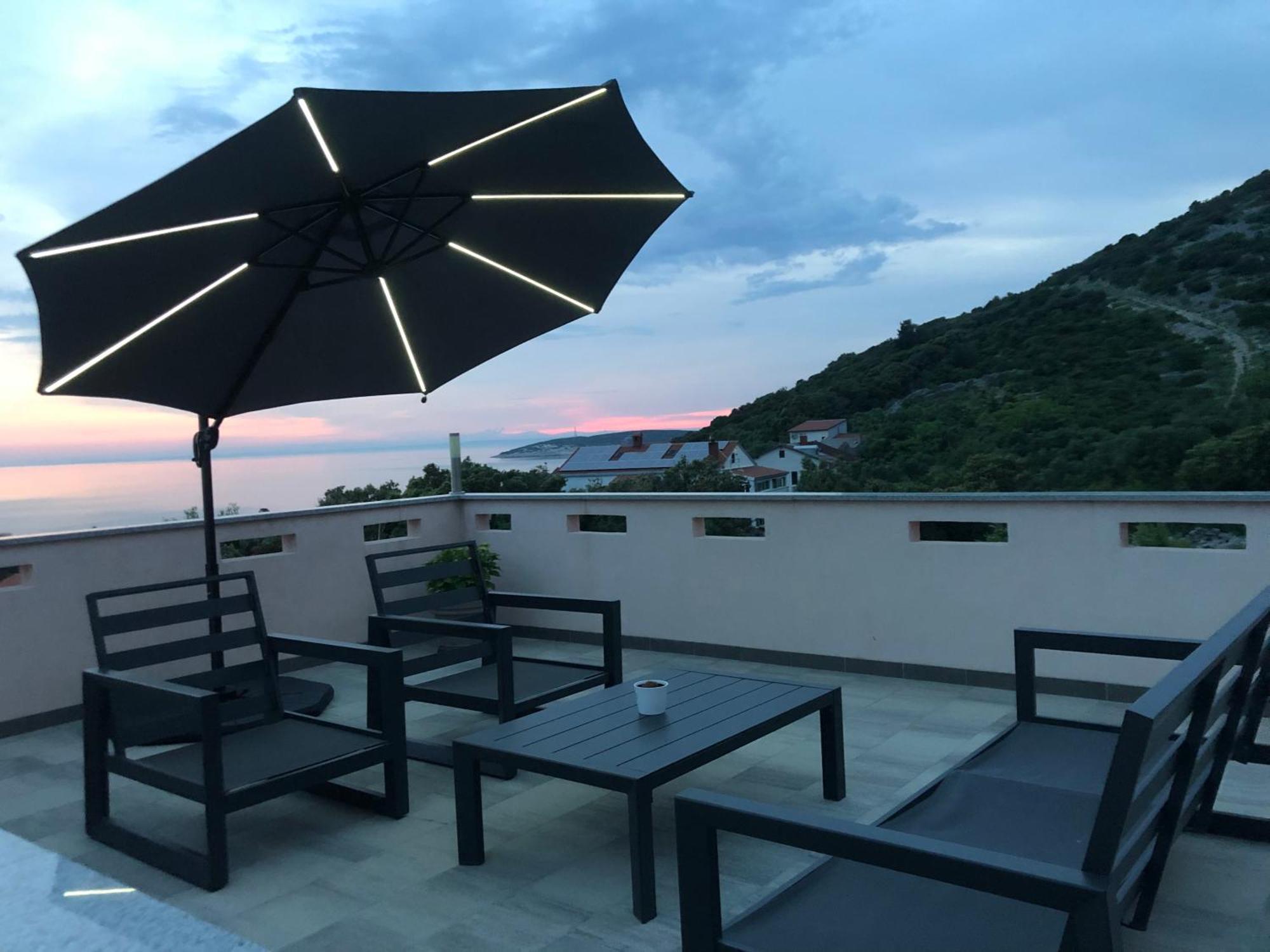 Apartmani Ivana Đảo Đảo Cres Ngoại thất bức ảnh