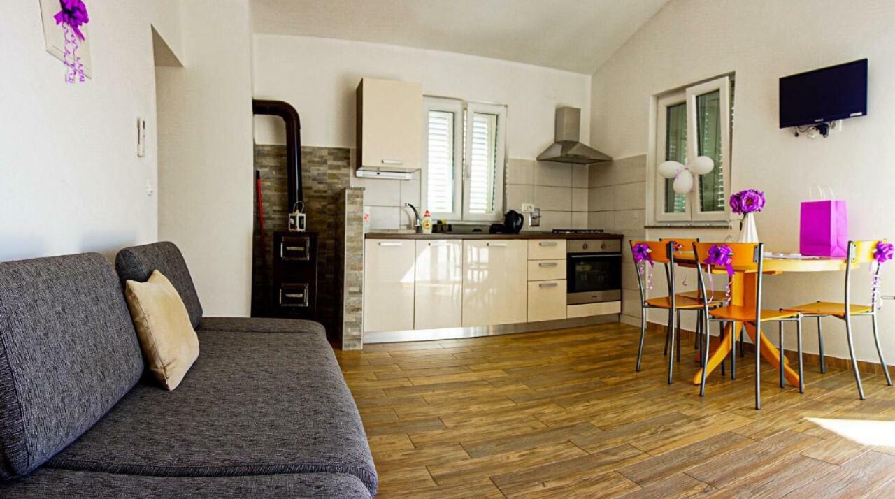Apartmani Ivana Đảo Đảo Cres Ngoại thất bức ảnh